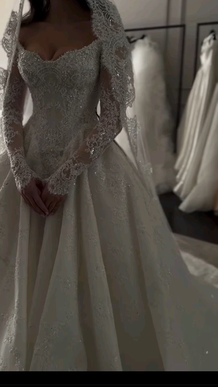Elegant Bridal Dresses Ball Gowns Off The Shoulder White Lace Wedding Dress Minimalist Bridal Gown Main image