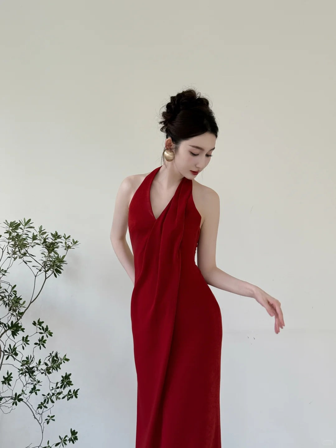 Elegant Burgundy Fitted Halter Neck Deep V-Neck Satin Long Formal Prom Dress