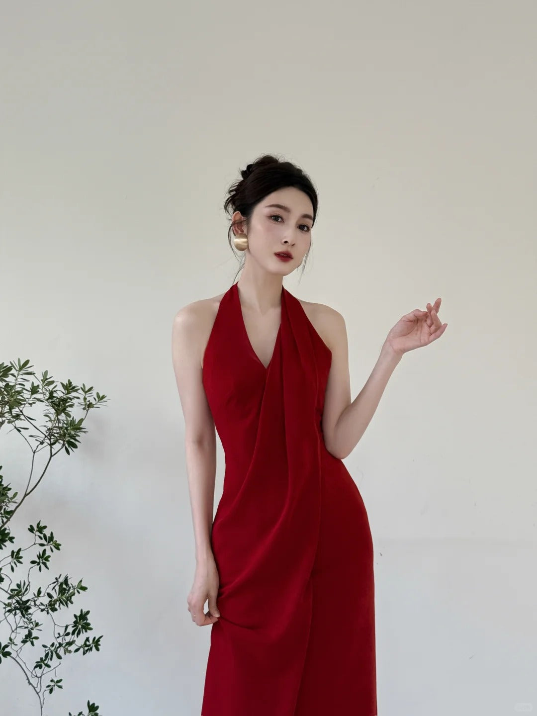 Elegant Burgundy Fitted Halter Neck Deep V-Neck Satin Long Formal Prom Dress