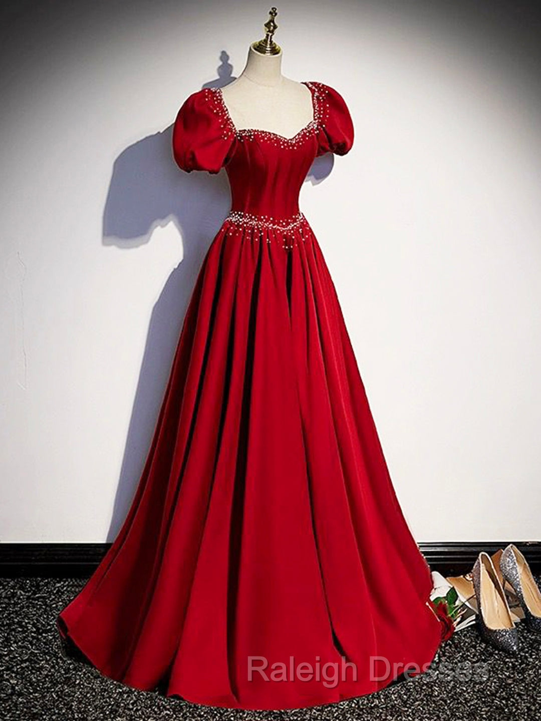 Elegant Burgundy Floor Length Prom Dresses A-Line Beading Puffy Short Sleeve Backless Prom Dresses