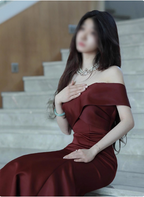 Elegant Burgundy Mermaid Off-The-Shoulder Satin Long Formal Prom Dress