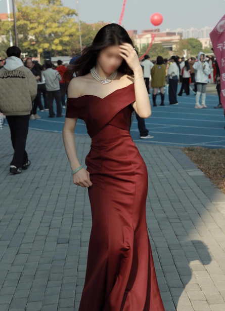Elegant Burgundy Mermaid Off-The-Shoulder Satin Long Formal Prom Dress Main image