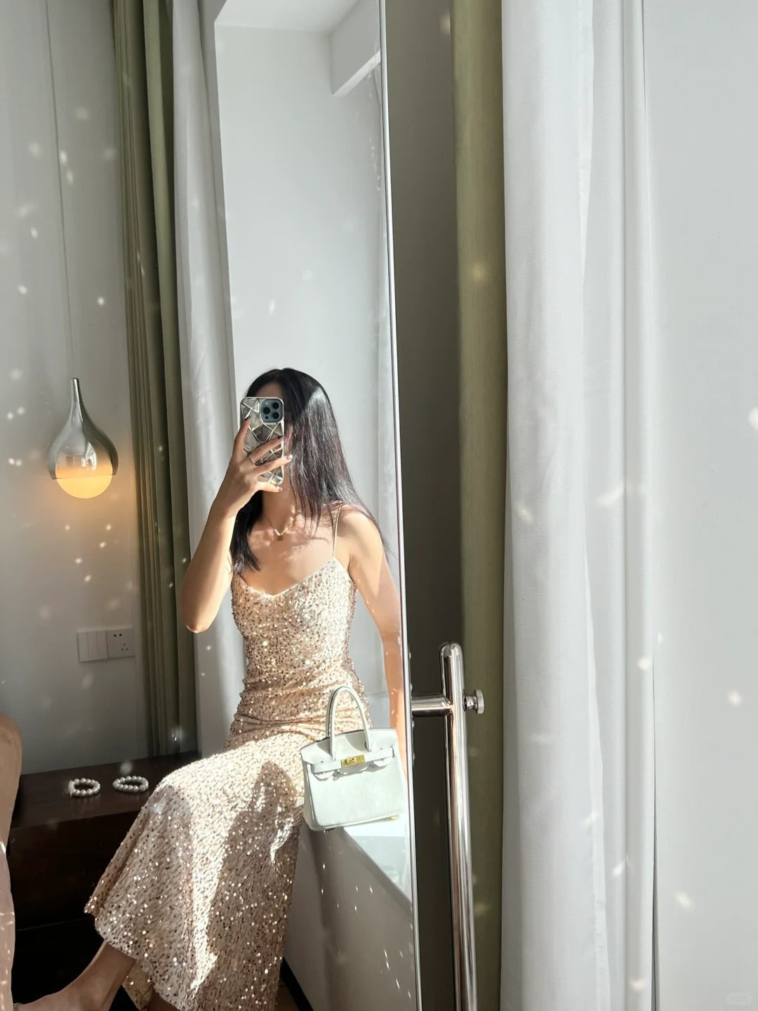 Elegant Champagne Gold Mermaid Halter V-Neck Sequined Long Formal Prom Dress