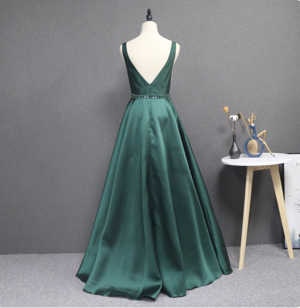 Elegant Dark Green A-Line Sleeveless Rhinestone Satin Long Formal Prom Dress Secondary image
