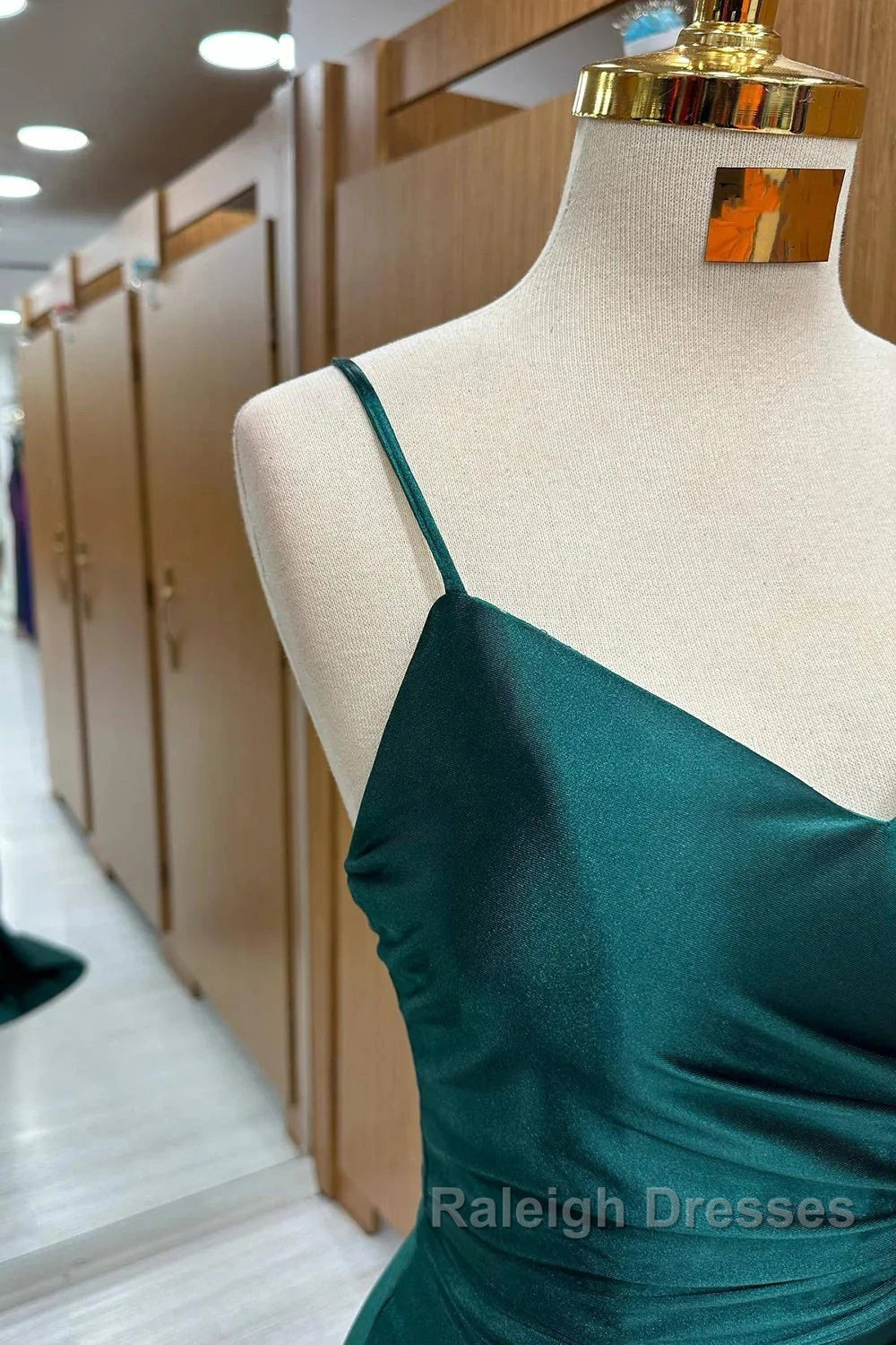 Elegant Dark Green Mermaid Spaghetti Strap Satin Long Prom Dresses