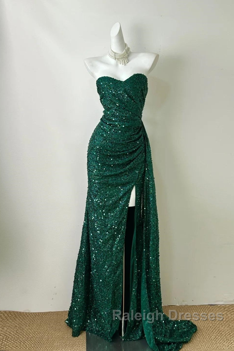 Elegant Dark Green Sweetheart Neck Mermaid Prom Dresses Long Sequin Strapless Prom Dresses