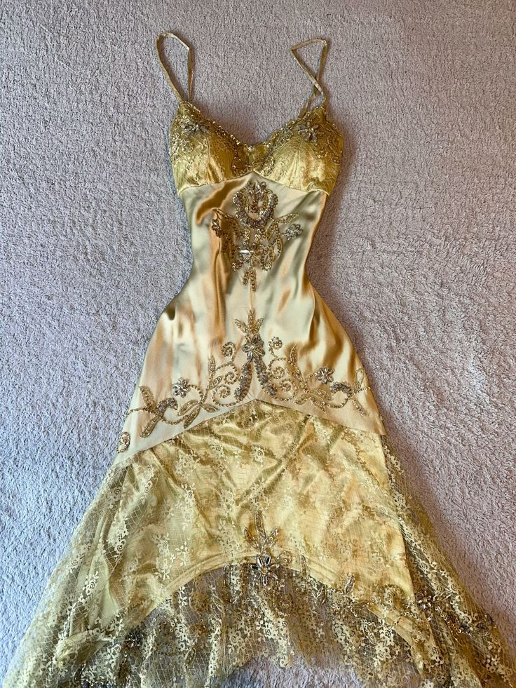 Elegant Gold Spaghetti Straps Satin Lace Beaded Cocktail Dresses A-Line Homecoming Dresses Birthday Outfits Main image