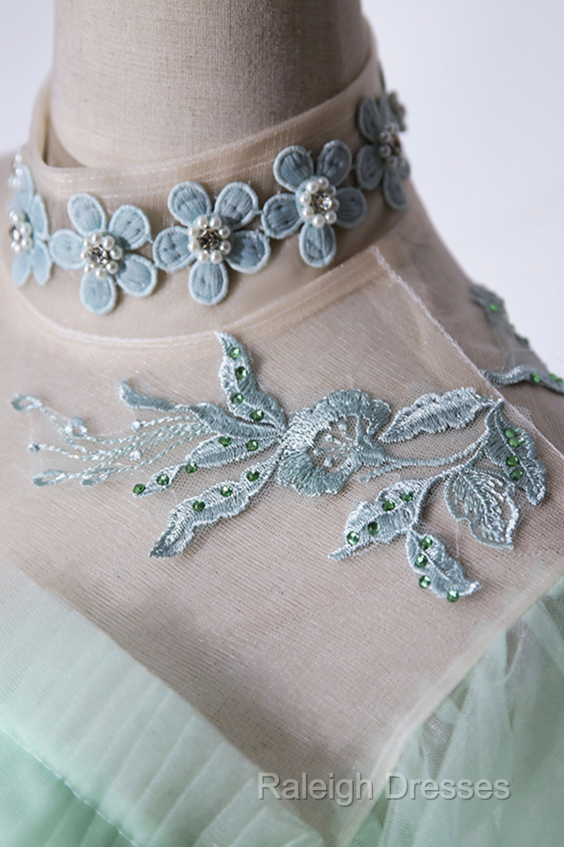Elegant Green A-Line Princess Prom Dresses A-Line Lace Prom Dresses