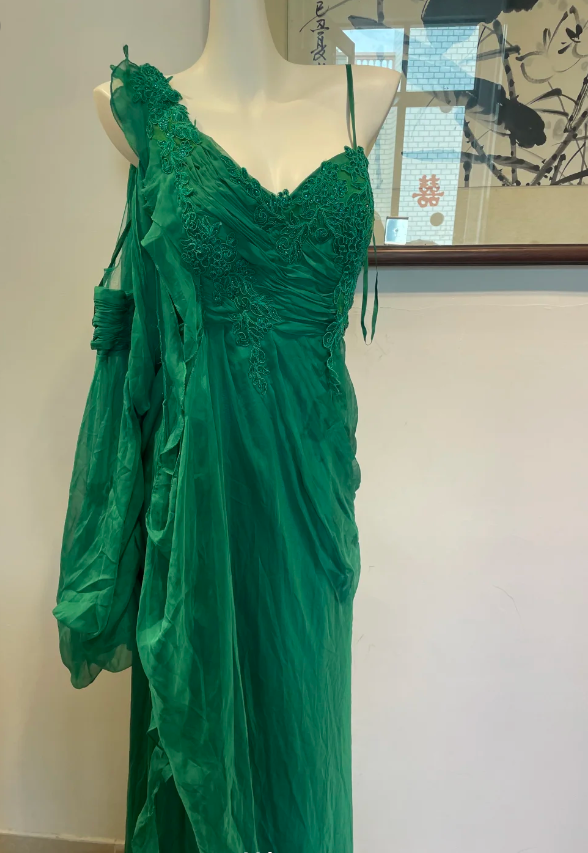 Elegant Green Deep V-Neck Chiffon Long Formal Prom Dress