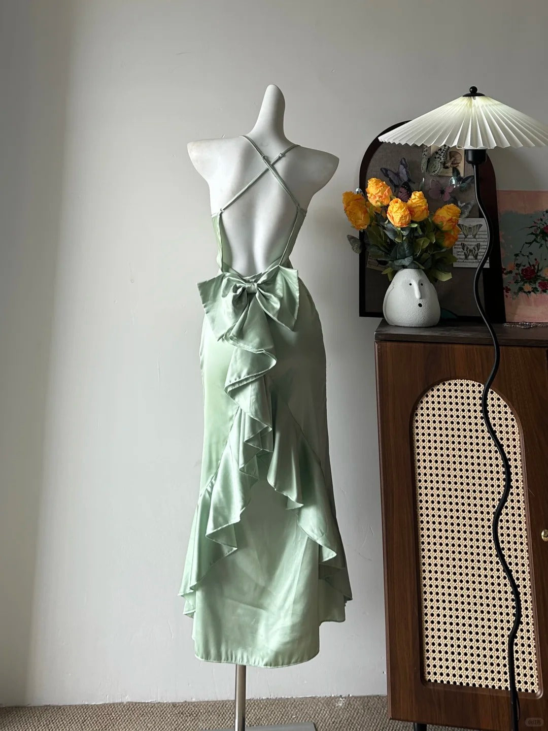 Elegant Green Slim Fit Halter Backless Ruffle Satin Formal Prom Dress