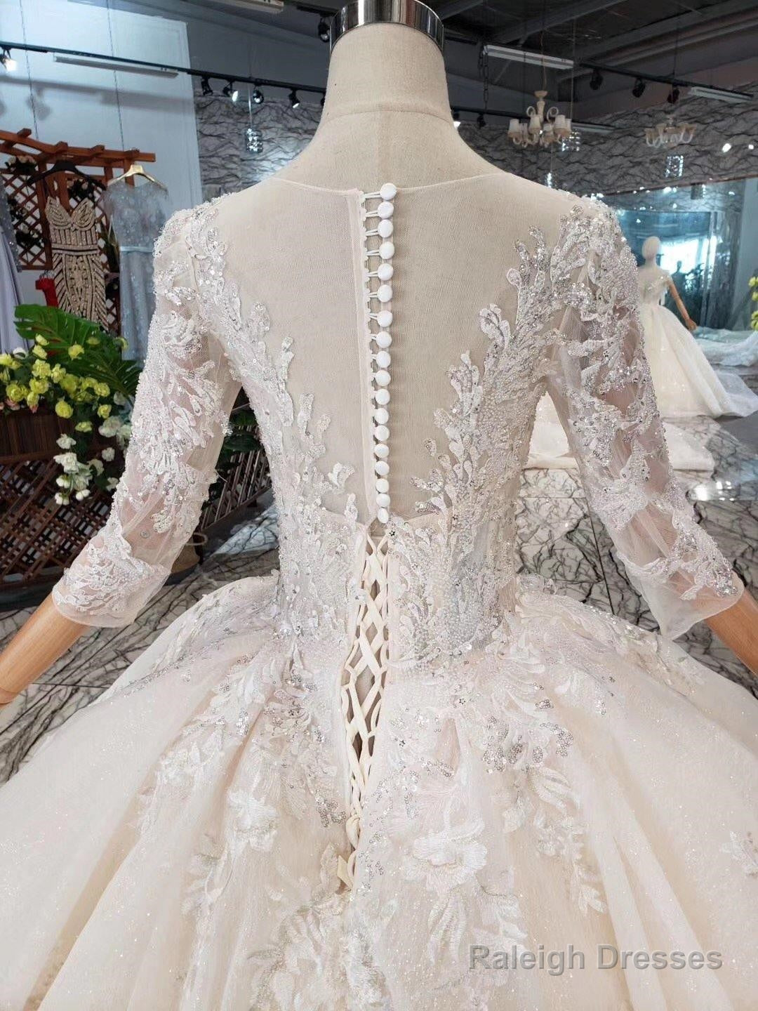 Elegant Half Sleeves Ball Gown Lace Layer Wedding Dress