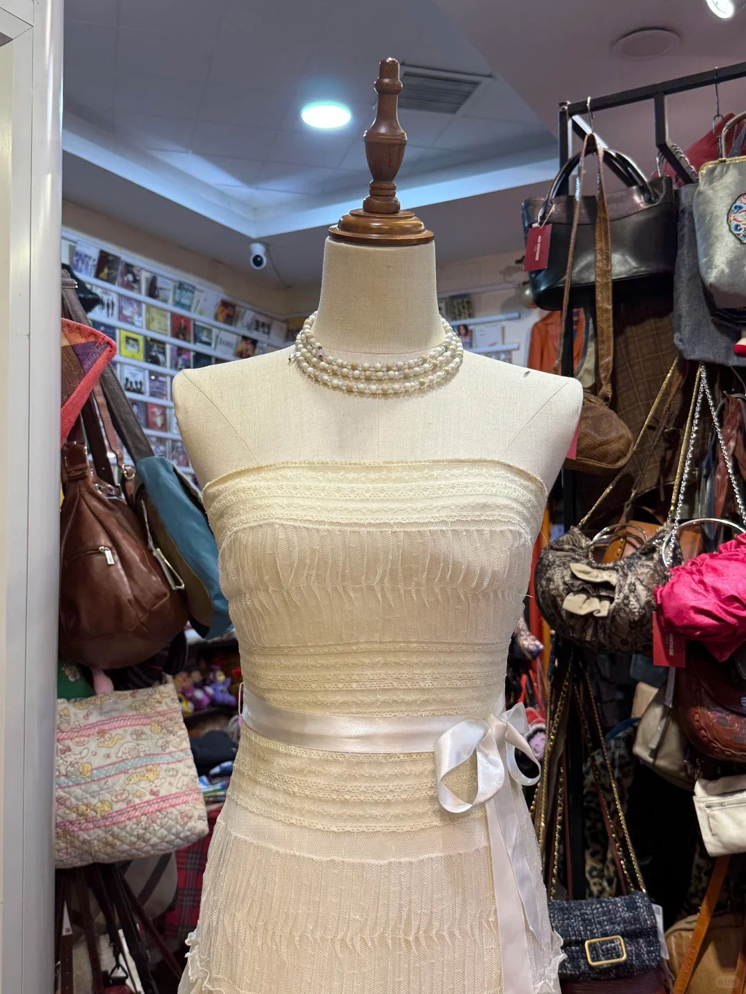 Elegant Ivory Strapless Fitted Waist Feather Lace A-Line Formal Prom Dress