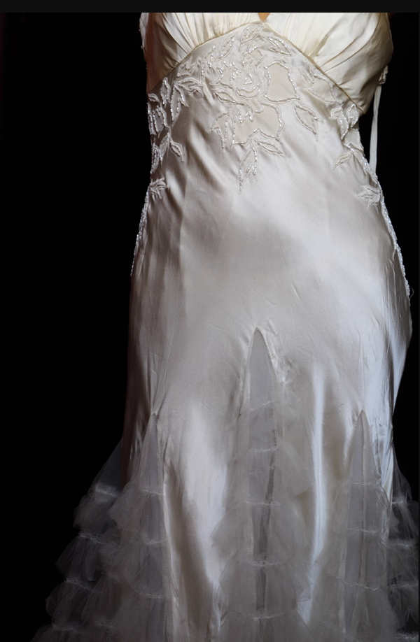 Elegant Ivory V-Neck Beaded Tulle Satin High-Low Formal Prom Dress