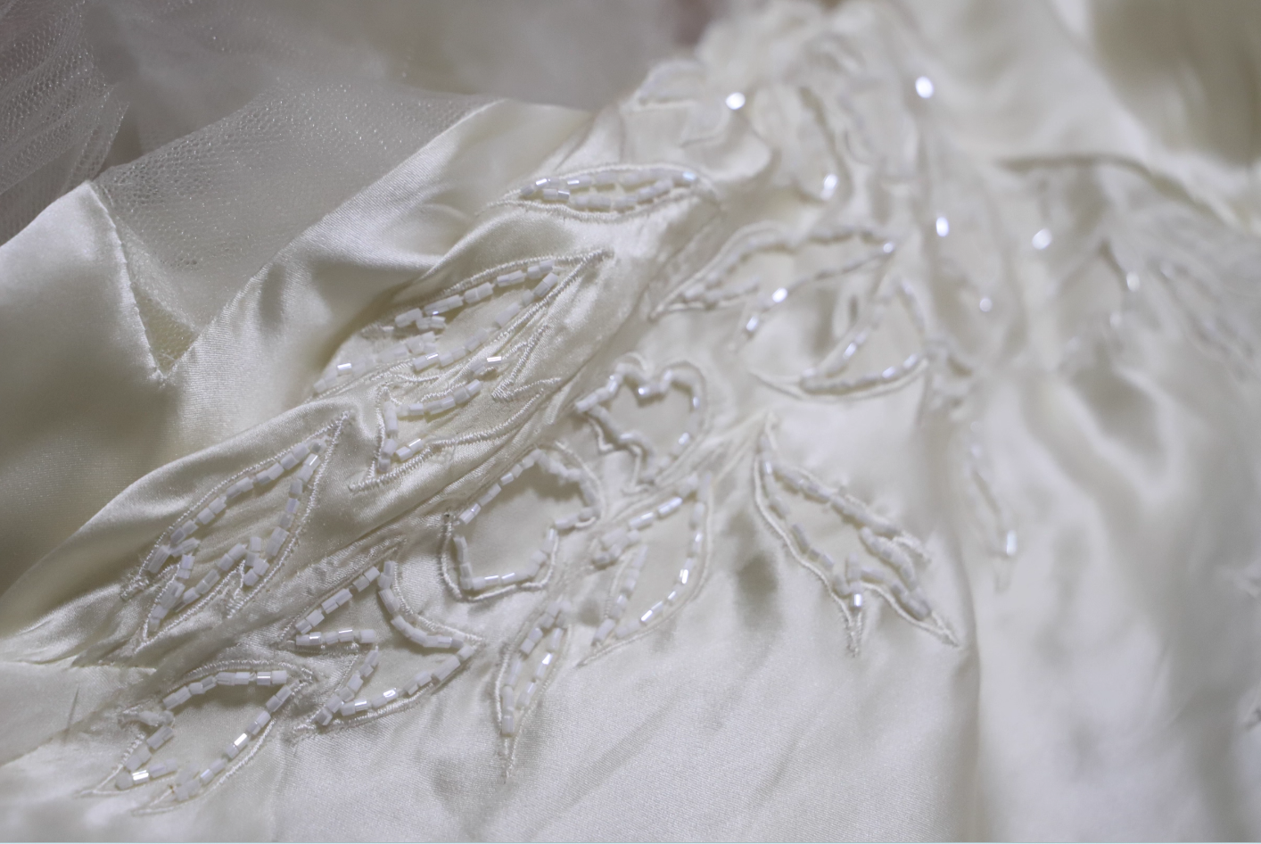 Elegant Ivory V-Neck Beaded Tulle Satin High-Low Formal Prom Dress