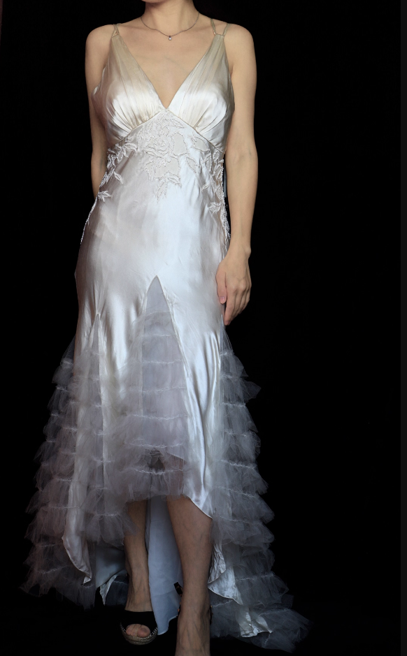 Elegant Ivory V-Neck Beaded Tulle Satin High-Low Formal Prom Dress Main image