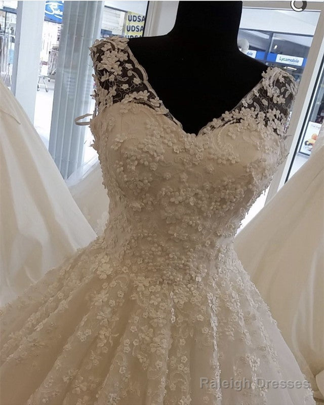 Elegant Lace Flowers Beaded V-Neck Princess Wedding Dress