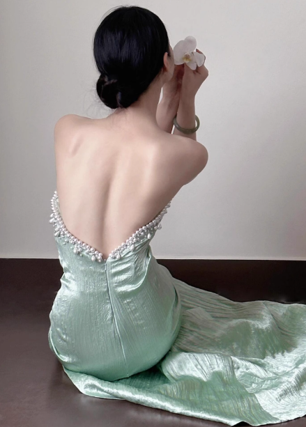 Elegant Light Mint Green Mermaid Sweetheart Neck Pearl Backless Shiny Satin Train Formal Prom Dress