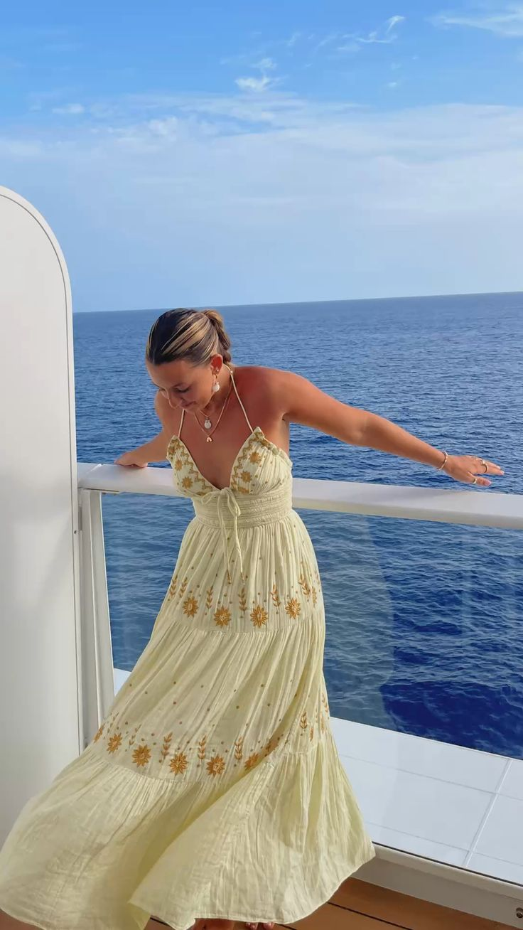 2026 New A-Line Spaghetti Strap Embroidered Light Yellow Satin Prom Dresses Outfits Main image