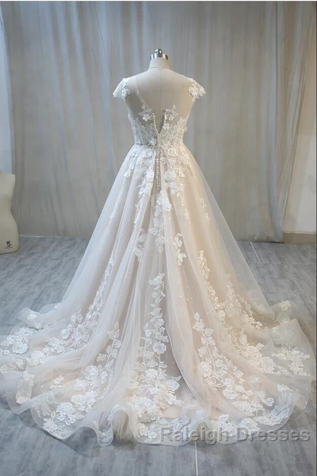 Elegant Long A Line Bateau Backless Appliques Lace Tulle Wedding Dresses Secondary image