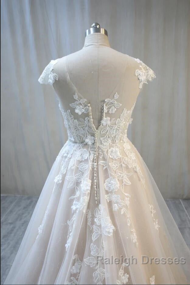 Elegant Long A Line Bateau Backless Appliques Lace Tulle Wedding Dresses