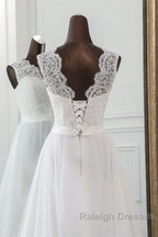 Elegant Long A-line Jewel Tulle Appliques Lace Wedding Dress