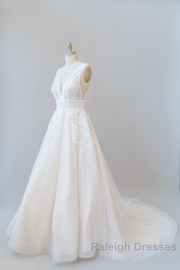 Elegant Long A Line V Neck Appliques Lace Tulle Backless Wedding Dresses