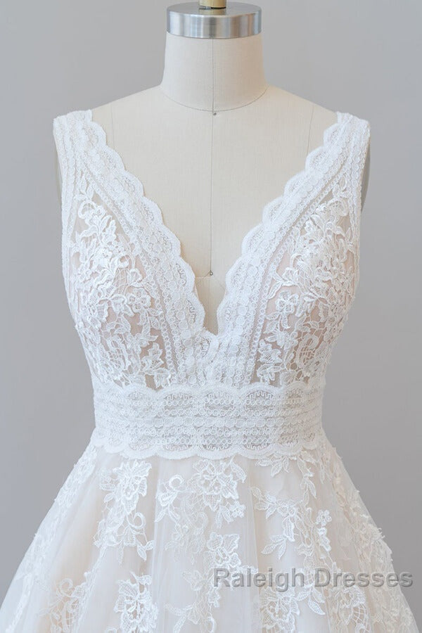 Elegant Long A Line V Neck Appliques Lace Tulle Backless Wedding Dresses