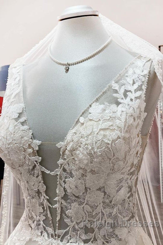 Elegant Long A Line V Neck Tulle Lace Open Back Wedding Dresses