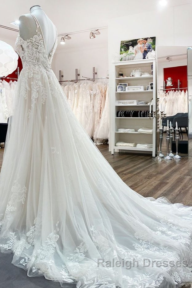 Elegant Long A Line V Neck Tulle Spaghetti Straps Lace Wedding Dresses