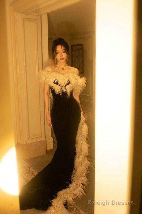 Elegant Mermaid Strapless Black Velvet Prom Dresses Long Formal Dress Main image