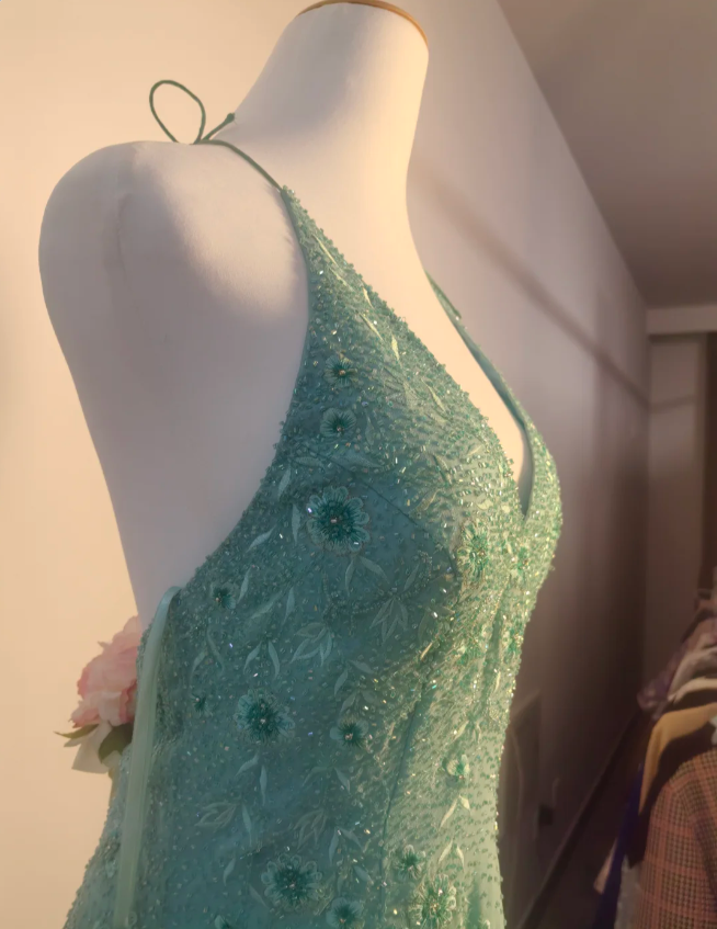 Elegant Mint Green Fitted Beaded Halter Neck Backless Long Formal Prom Dress Secondary image