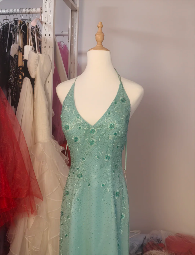 Elegant Mint Green Fitted Beaded Halter Neck Backless Long Formal Prom Dress