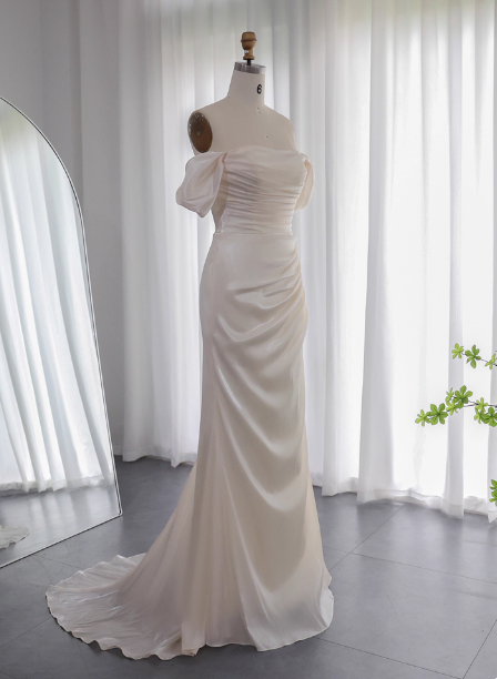 Elegant Mint Green Mermaid Strapless Rhinestone Hotfix Slit Satin Long Formal Prom Dress