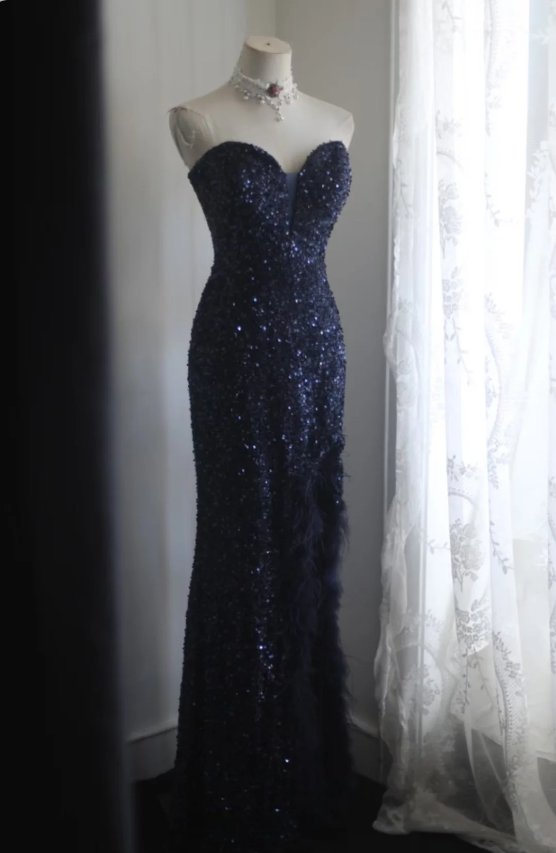 Elegant Navy Blue Mermaid Heart-Shaped Neckline Feather Sequined Long Formal Prom Dress Main image