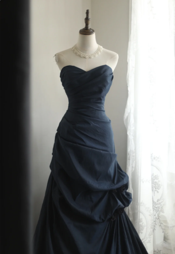 Elegant Navy Blue Mermaid Pleated Satin Long Formal Prom Dress