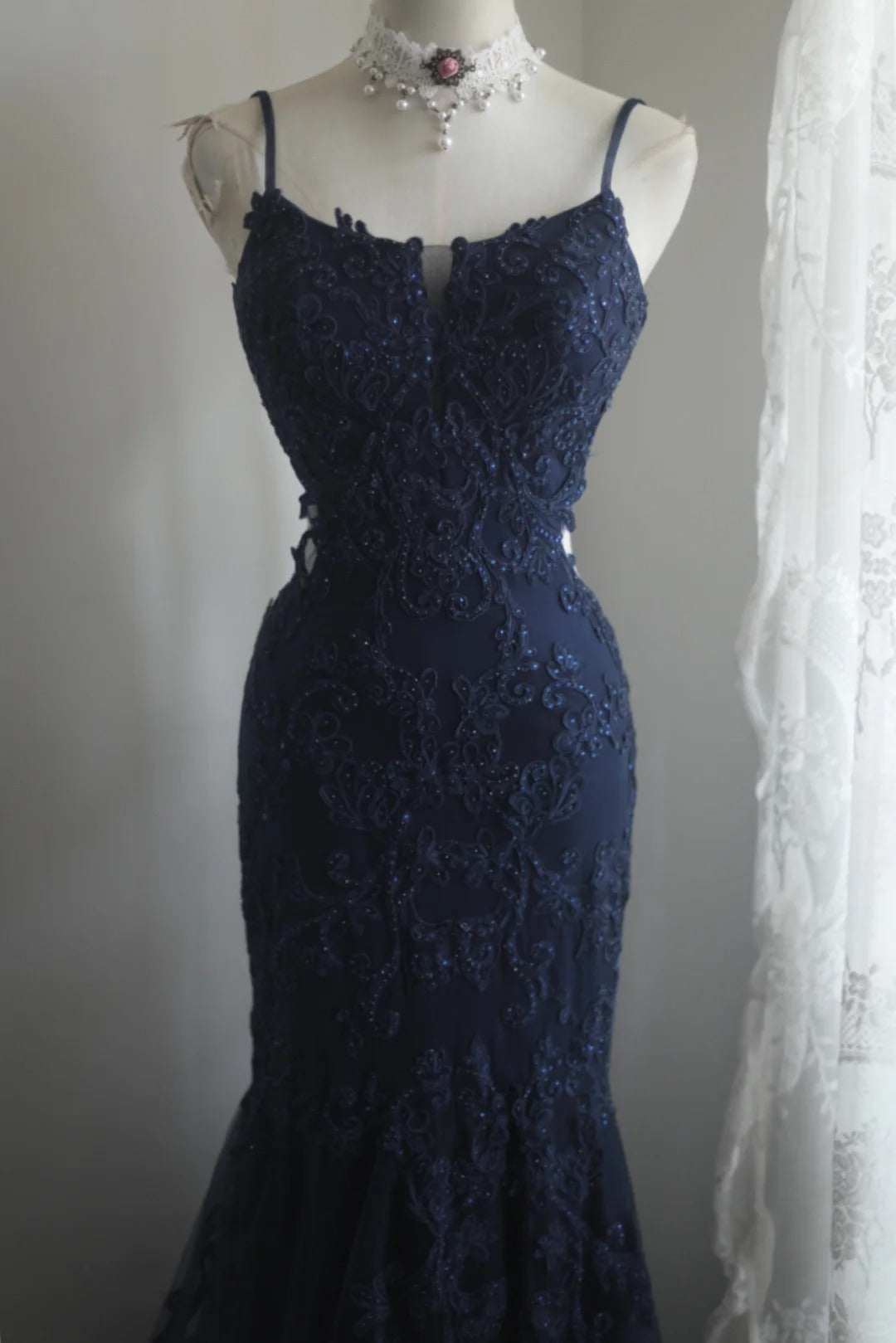 Elegant Navy Blue Mermaid Spaghetti Strap Lace Long Formal Prom Dress