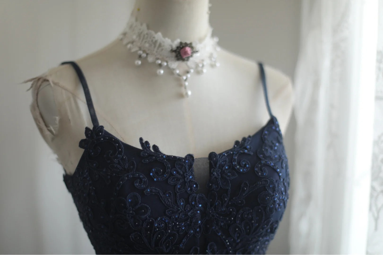 Elegant Navy Blue Mermaid Spaghetti Strap Lace Long Formal Prom Dress