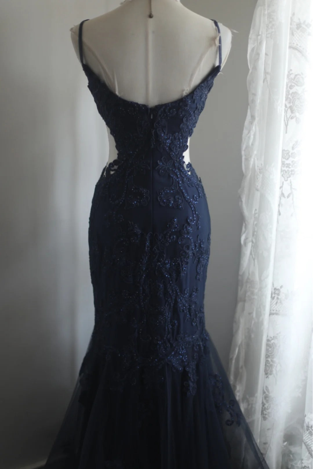 Elegant Navy Blue Mermaid Spaghetti Strap Lace Long Formal Prom Dress