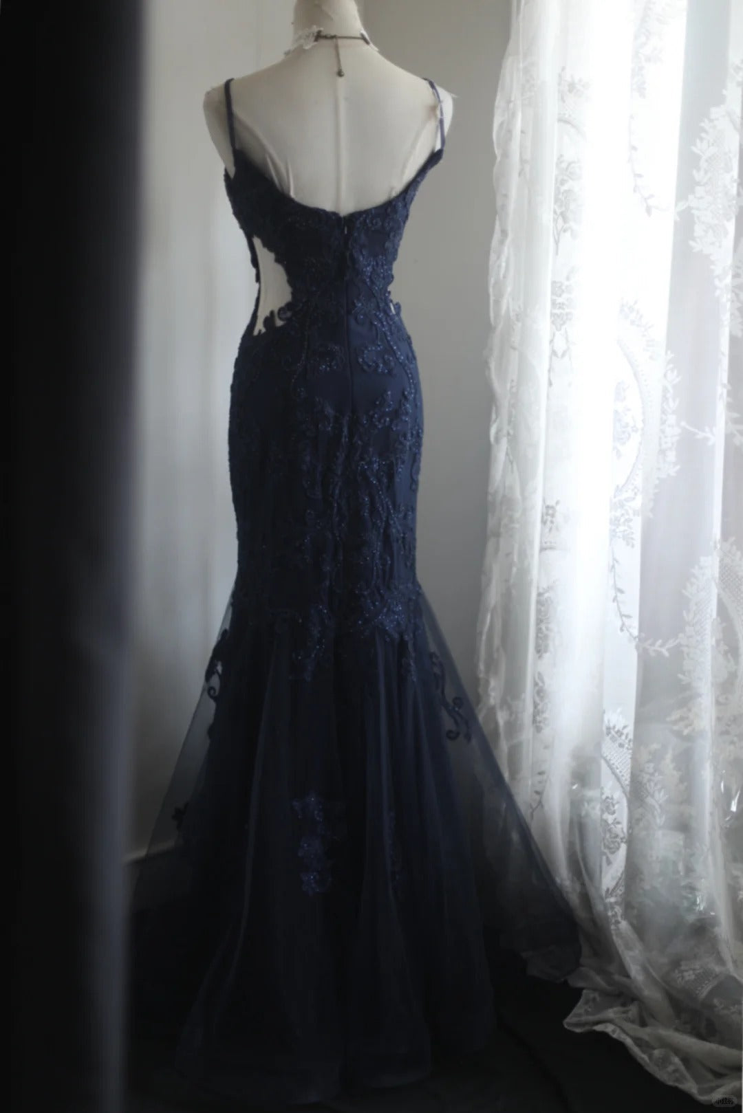 Elegant Navy Blue Mermaid Spaghetti Strap Lace Long Formal Prom Dress