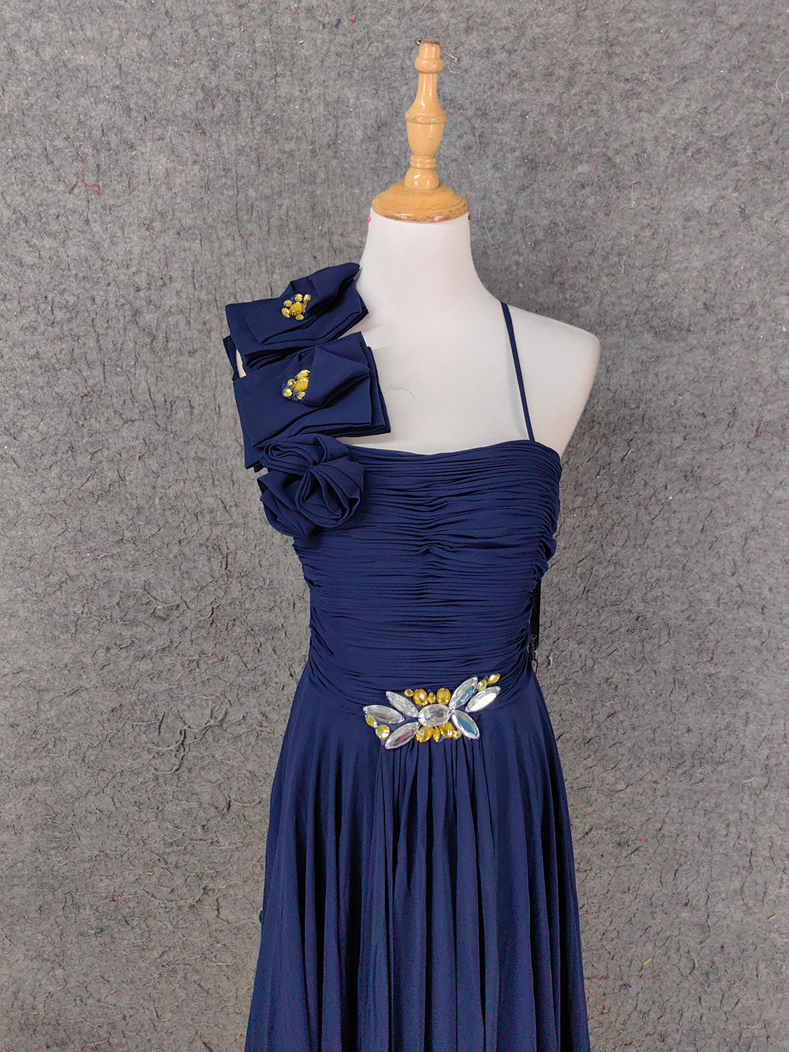 Elegant Navy Blue One-Shoulder 3D Floral Chiffon Long Formal Prom Dress Secondary image