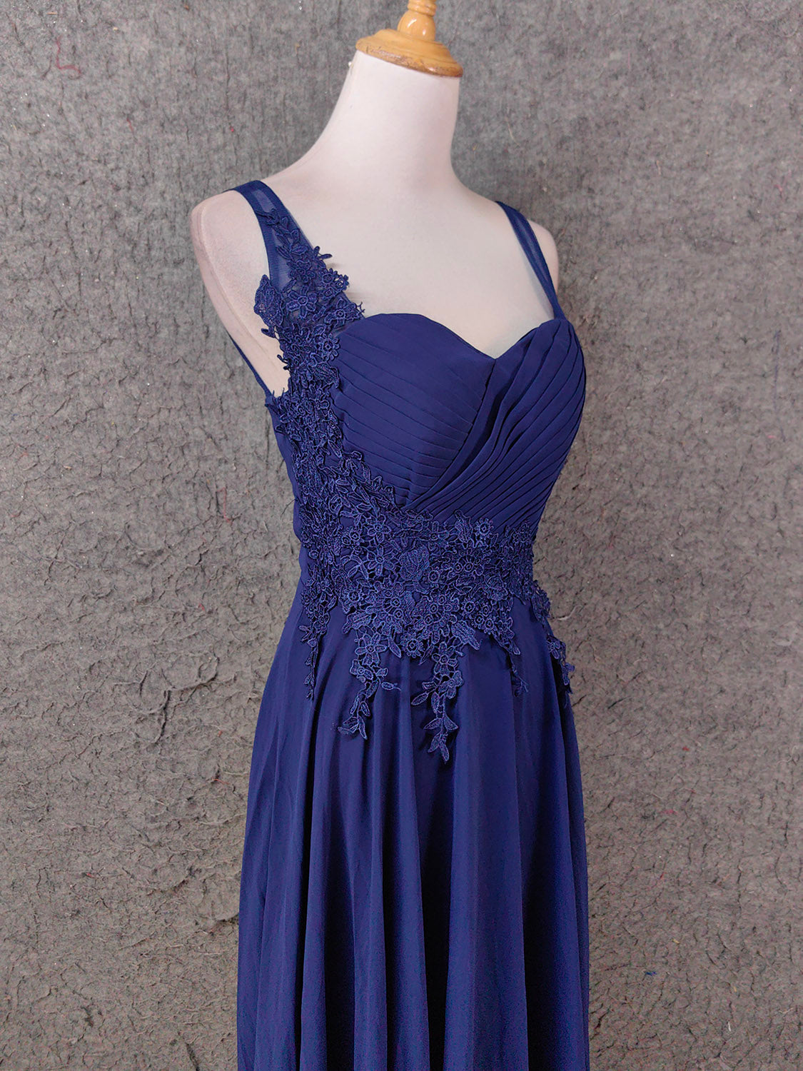 Elegant Navy Blue Spaghetti Strap Lace Ruffled Chiffon Long Formal Prom Dress
