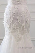 Elegant Off-The-Shoulder Mermaid Long Wedding Gown With Lace Appliques