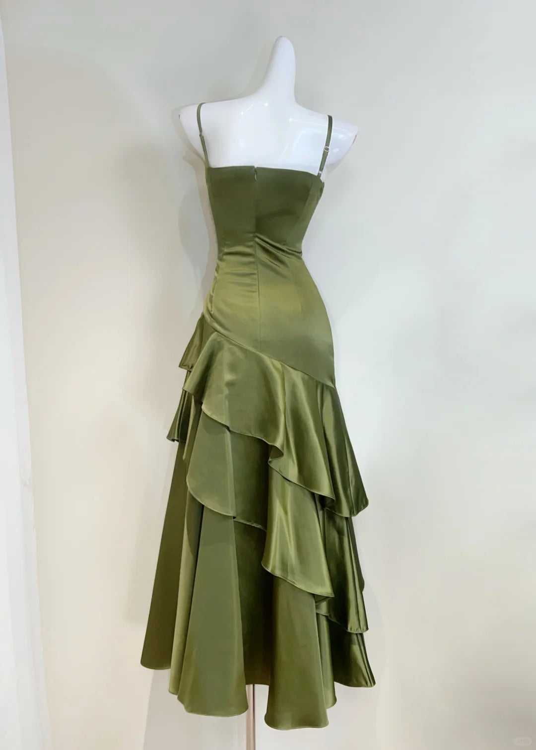 Elegant Olive Green Mermaid Ruffle Spaghetti Strap Satin Formal Prom Dress