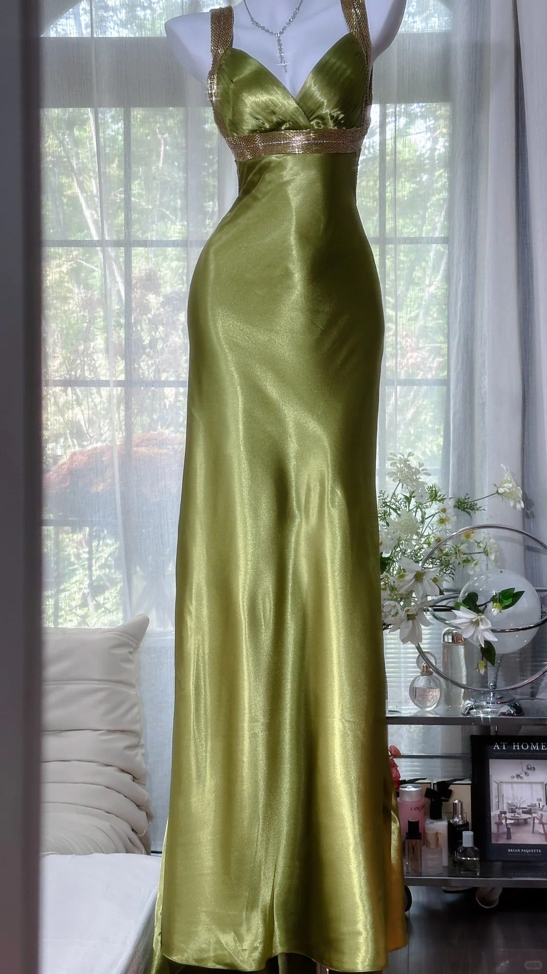 Elegant Olive-Green Mermaid V-Neck Backless Satin Long Formal Prom Dress