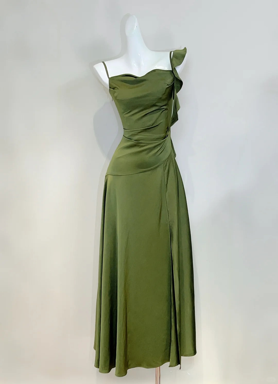 Elegant Olive Green Slim Fit Ruffled Satin Formal Prom Dress Main image