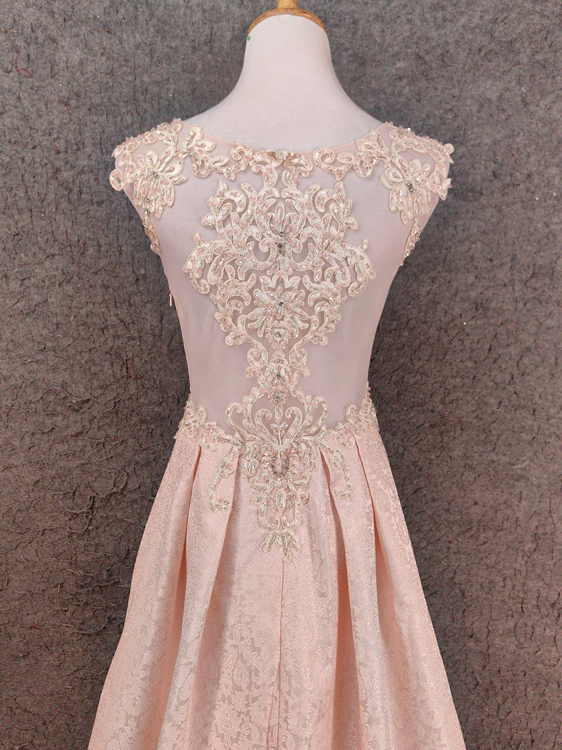 Elegant Pink A-Line Sleeveless Crew Neck Lace Rhinestone Brocade Satin Long Formal Prom Dress