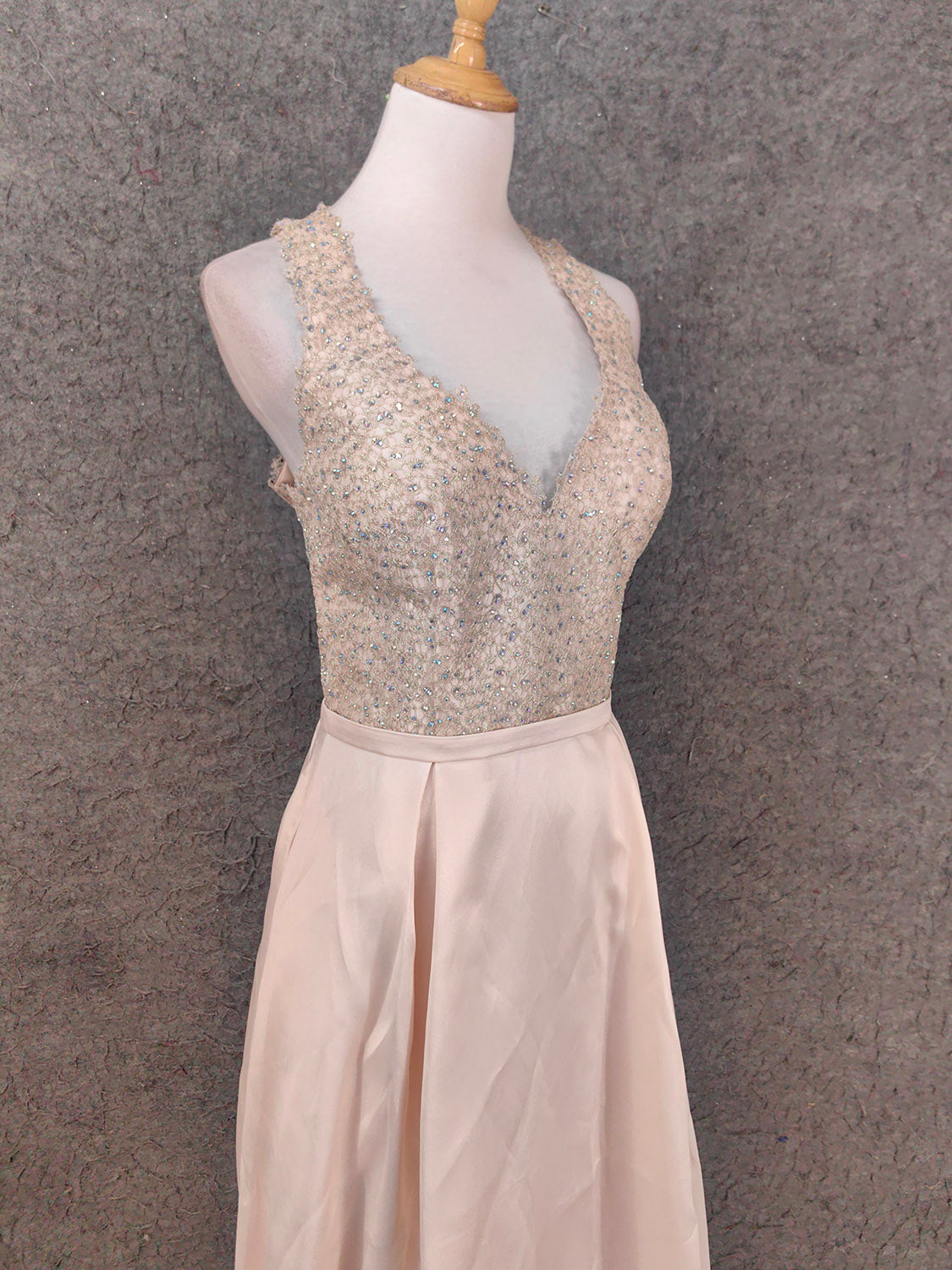 Elegant Pink Halter Neck V-Neck Rhinestone Lace Satin Long Formal Prom Dress