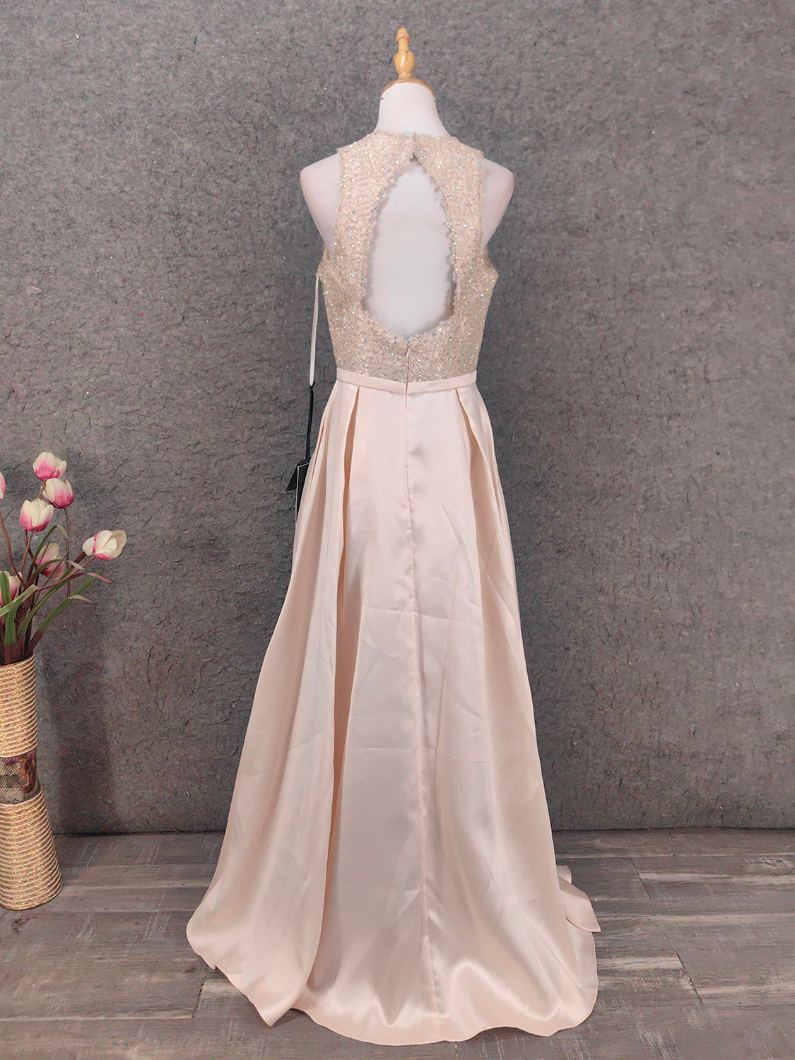 Elegant Pink Halter Neck V-Neck Rhinestone Lace Satin Long Formal Prom Dress