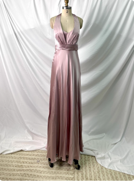 Elegant Pink Halter Neck V-Neck Slim-Fit Satin Long Formal Prom Dress Main image