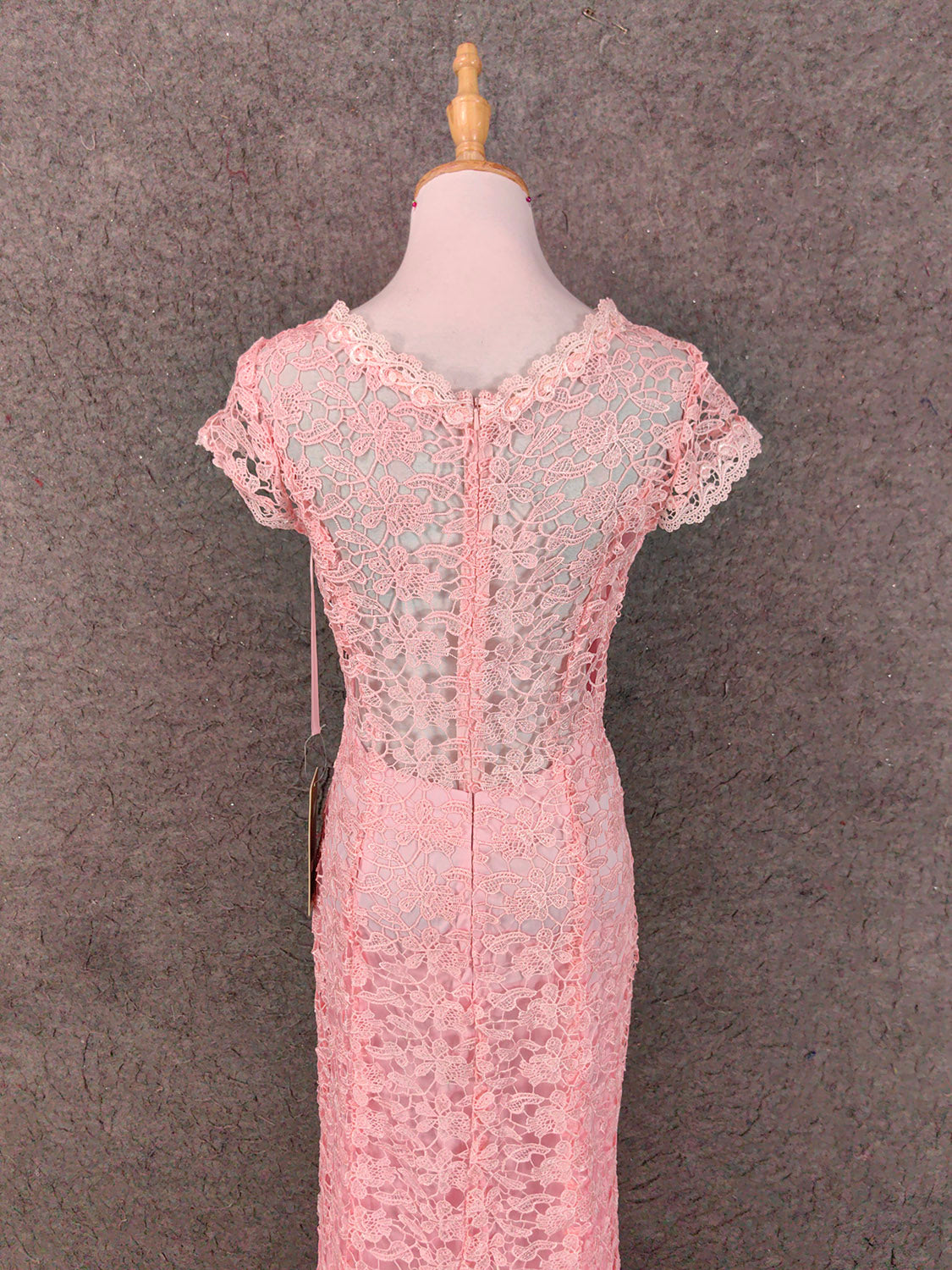 Elegant Pink Mermaid Short Sleeve Crew Neck Cutout Lace Long Formal Prom Dress